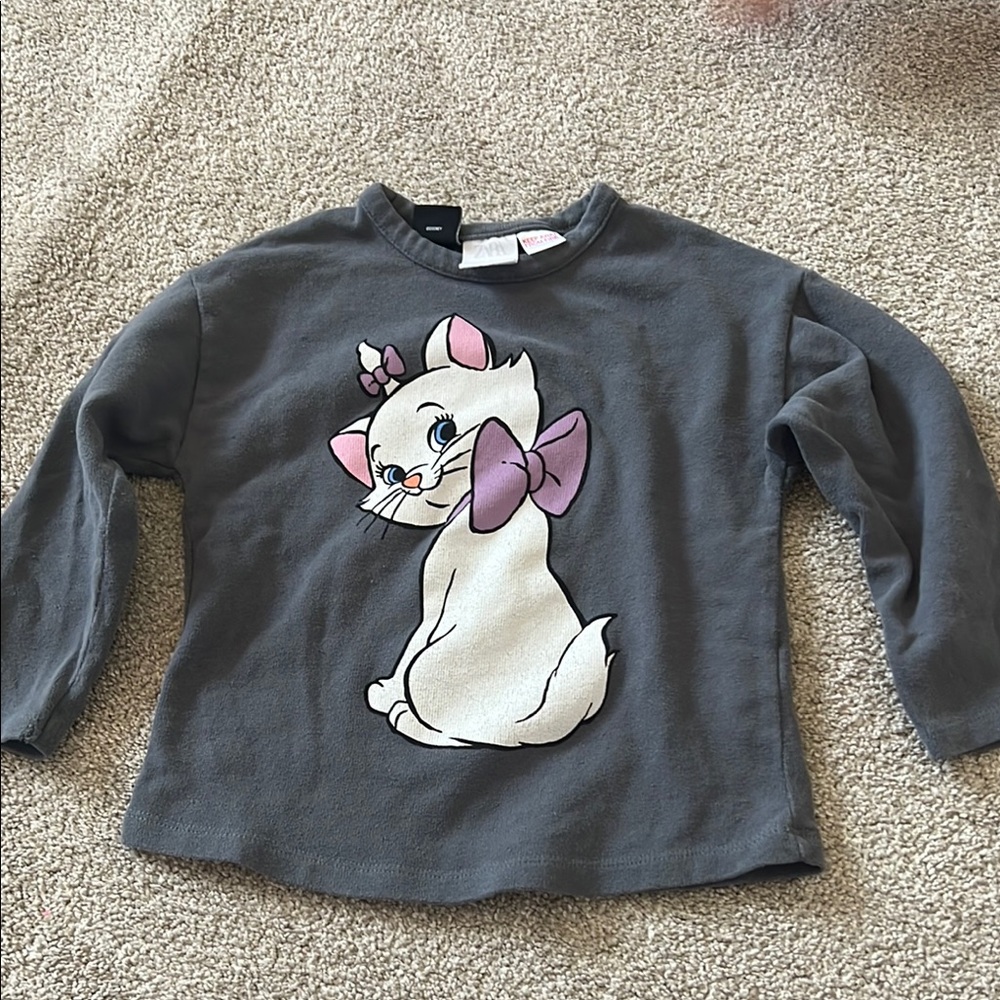Zara aristocrats Gray Cat Graphic Top